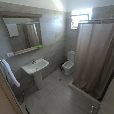 Nino Hotel 3*