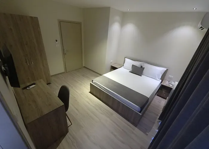 Nino Отель Берат